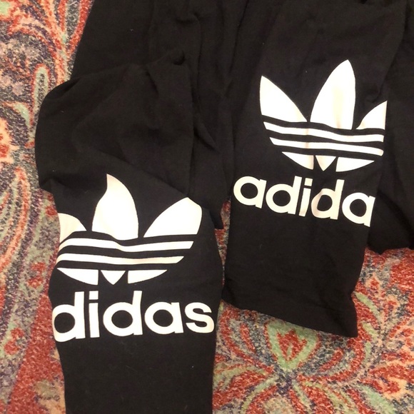 ADIDAS LEGGINGS WITH LOGO AT THE ANKLES - Picture 2 of 4